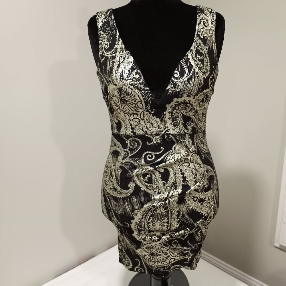 TRAC BLACK GOLD DEEP PLUNGE NECK AND BACK WOMEN SIZE M